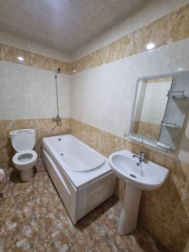 Uzunmüddətli kirayə mənzillər: Sebail rayonu, Bayıl qesebesinde Jurnalistler binasında,17 — 14