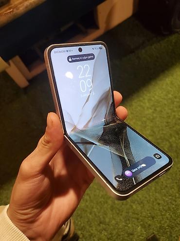 klas 6: Samsung Galaxy Z Flip 5, 256 GB, rəng - Gümüşü, Barmaq izi — 1