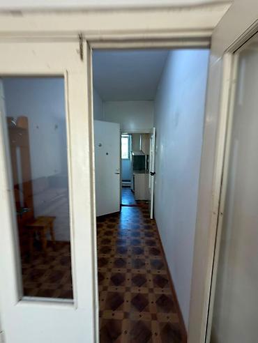 105: 1 комната, 38 м², Киргизия 1 105 серия, 2 этаж, Старый ремонт — 2