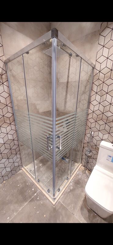 Duş kabinaları, arakəsmələr: Yeni Üstü açıq kabina, Künc üçün, Pulsuz çatdırılma — 16