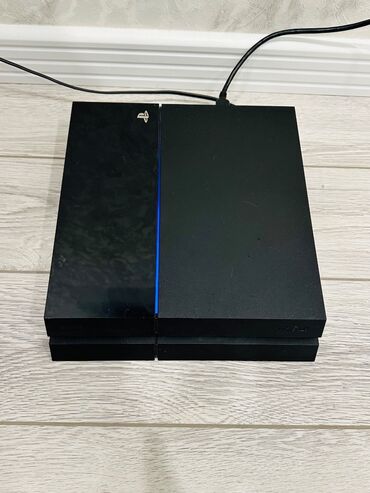 irşad ps4: Salam PlayStation4 fat model.İsveçreden ozum şexsen getirmişem 0dan