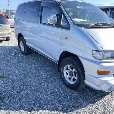 Mitsubishi: Mitsubishi Delica: 2002 г., 3 л, Автомат, Бензин, Внедорожник