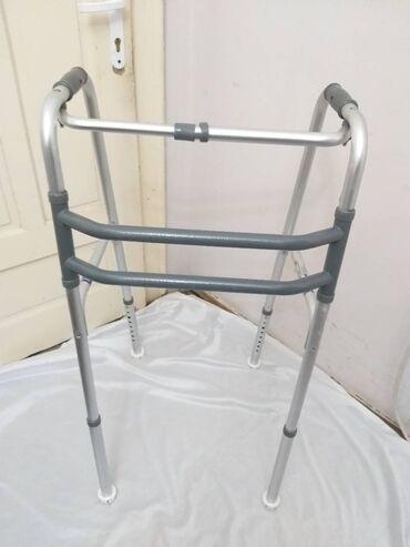 Hodalice, štake, štapovi za hodanje, kolica za hodanje: Nemacka aluminijumska zglobna hodalica, bez tockova, cuvene marke — 4