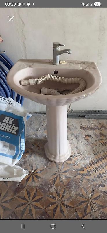 Santexnika: Keramika ayaqlı hamam otağı çanağı satılır. Komplektdə çanaq, ayaq — 2