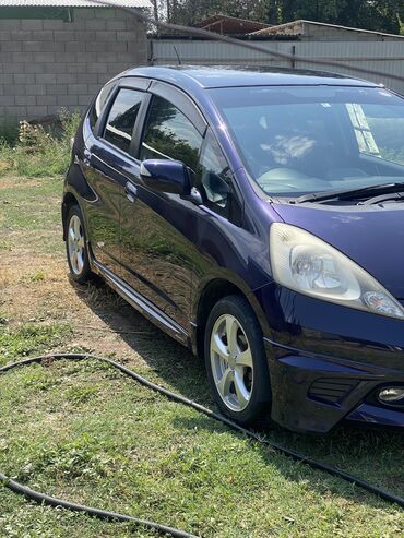 17 хонда: Honda Fit: 2010 г., 1.3 л, Вариатор, Бензин, Хетчбек