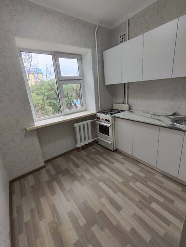 квартира бишкег: 3 комнаты, 62 м², Индивидуалка, 2 этаж, Косметический ремонт