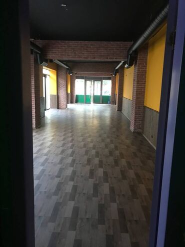 Digər kommersiya daşınmaz əmlakı: Nərimanov rayonu nərimanov metrosuna yaxın 1 mərtəbəli,sahəsi 120 kv/m — 2