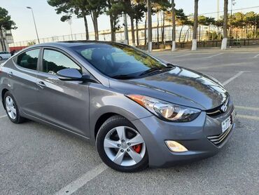 09 masini: Hyundai Elantra: 1.8 l | 2013 il Sedan