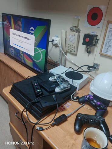 Техника для кухни: Salam playstation 4 pro satılır 1 Tb yaddaşı var ustada olmayıb ideal