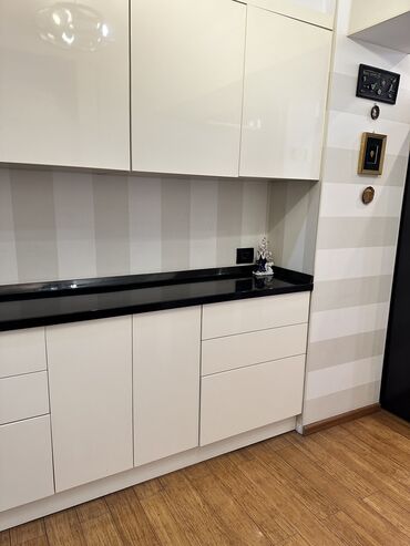 Yeni tikili: 3 otaqlı, Yeni tikili, m. Elmlər Akademiyası, 90 kv. m — 6