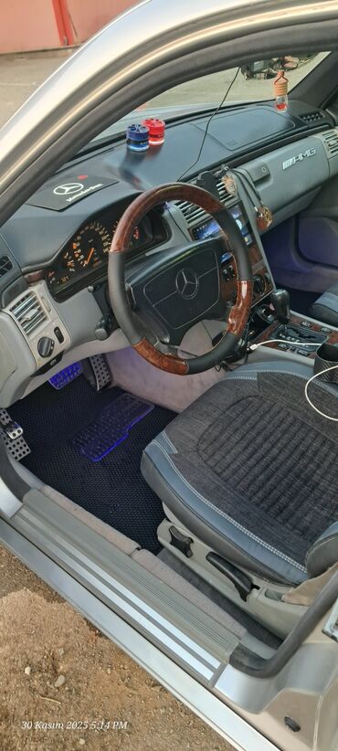 Mercedes-Benz: Mercedes-Benz E-Class (W210) sedan - Gümüş rəng, 4 qapı - Ön dəyirmi — 16