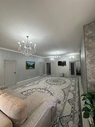 Продажа коттеджей и домов: 5 комнат, 200 м², 4 соток, Бишкек, Ак-Ордо 2 ж/м Собственник — 11