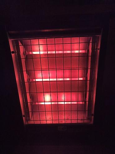 Kaloriferi: Mala kvarcna peć snage 1200W (3 x 400W) sa termostatom. Potpuno — 8