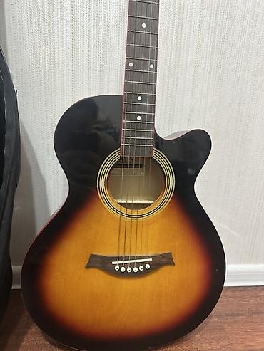 gitara akustik: Akuistik gitar – kəsik bədənli (cutaway) model - Korpus: sunburst rəng — 2