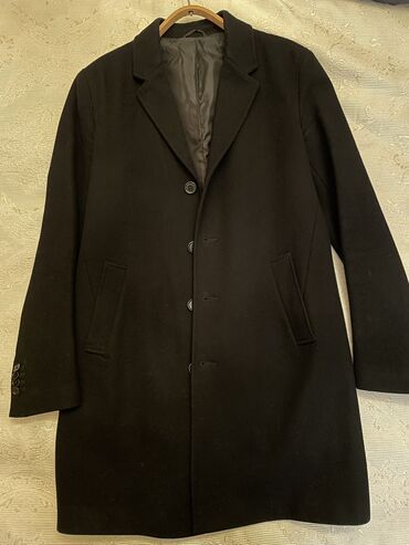 Paltolar: Sisley markasına məxsus palto. Ölçü s(46). Yeni kimidir. Az geyinilib