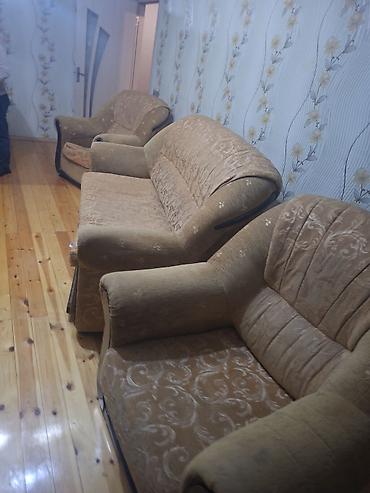 kohnə divan aliram: Pulsuz ehtoyaci olanlar götürə bilər başqa əşyalarda var Xırdalan — 1