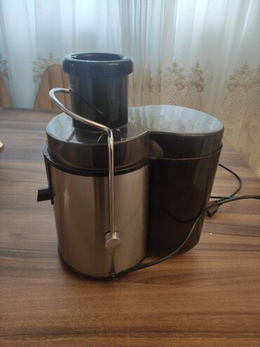 islenmis generator satisi: Yeni kimidir, işlək vəziyyətdədir, təmirde olmayib. Istifadə