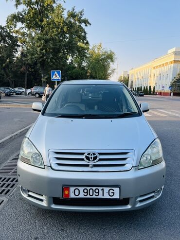 срочно срочно продам машину: Toyota Ipsum: 2003 г., 2.4 л, Автомат, Бензин, Минивэн