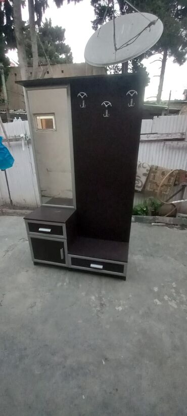 3 faza generator: İşlənmiş, Açılan, 3 qapılı Düz dolab, Dəhliz dolabı, Azərbaycan