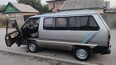 ion машина: Toyota Hiace: 1989 г., 2 л, Механика, Бензин, Минивэн — 1