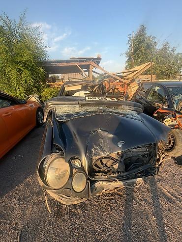 e klass: Bentley (седан, чёрный) — автомобиль после серьёзного ДТП, под разбор — 1