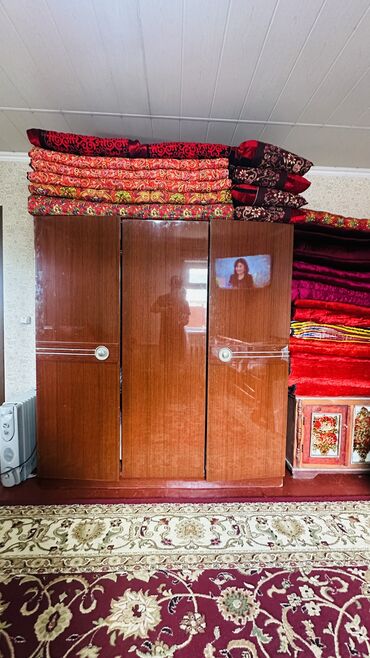 шторы для ванной комнаты: Шифоньер, Б/у, Прямой, цвет - Коричневый, Без зеркала, ЛДСП