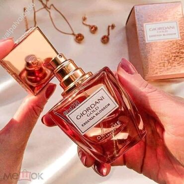 qadın üçün daflkot: Parfum Oriflame Giordani Gold Essenza