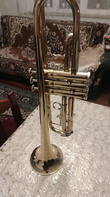 Trubalar: Yamaha truba + ağızlıq - Marka/model: Yamaha (borunun zəng hissəsində — 3