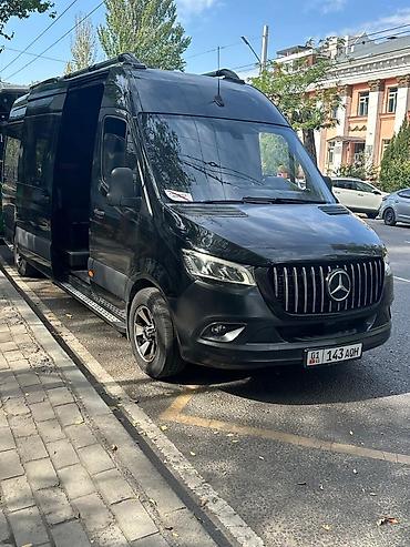 Пассажирский бус на заказ: VIP салон 
Бус на заказ — 4