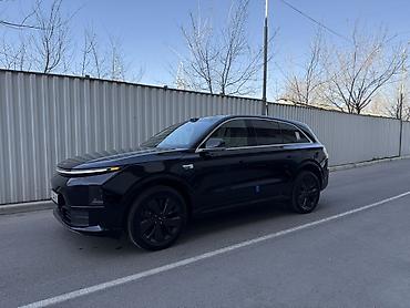 Lixiang: Lixiang L8: 2025 г., Гибрид, Кроссовер — 8