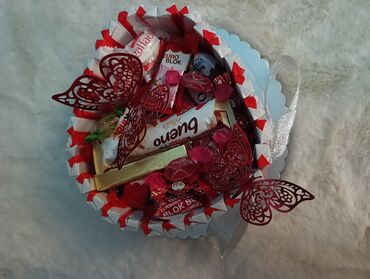 Konditorski proizvodi, slatkiši: Ručno izrađene slatke korpe/torte od čokoladica – idealne za — 2