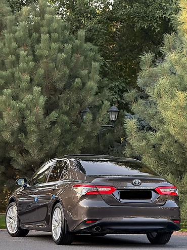 es 2020: Toyota Camry: 2020 г., 2.5 л, Автомат, Гибрид, Седан — 5