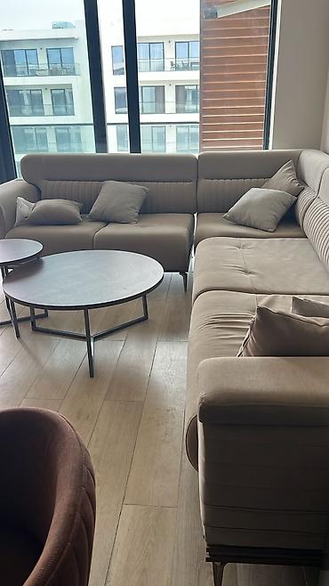 metbex kunc divan: Bej rəngli L formalı künc divan dəsti - Müasir minimal dizayn, hamar — 3