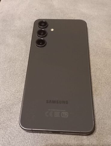 Apple iPhone: Samsung Galaxy S24, цвет - Черный