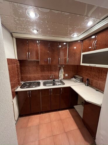 Uzunmüddətli kirayə mənzillər: Yasamal rayonunda Şarifzada küçasinda beşmartabali daş evin birinci -da lalafo.az — 5 Uzunmüddətli kirayə mənzillər: Yasamal rayonunda Şarifzada küçasinda beşmartabali daş evin birinci — 5