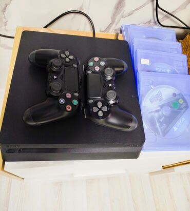 PS4 (Sony PlayStation 4): Продается ПС4 1000 ГБ в отличном состоянии. использовался только дома