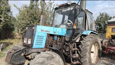 1025 traktor: MTZ 892. hər bir şeyi işləyir. Tək traktorun qiyməti qeyd olunub