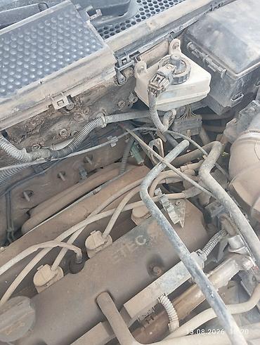 салон машины: Ford Focus: 2003 г., 1.6 л, Бензин, Универсал — 3