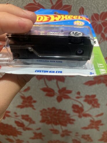 Avtomobil modelləri: Məhsul: Hot Wheels die-cast maşınları – EV mövzusu Dəst tərkibi: - — 12