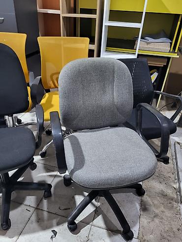 Ofis və oyun kresloları: İşlənmiş, Təkərli, Qolları tənzimlənmir, Parça — 4