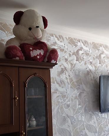 oyuncaq xəncərlər: Böyük plyuş ayı balışı - Rəng: krem-ağ gövdə, tünd bordo qulaqlar — 2