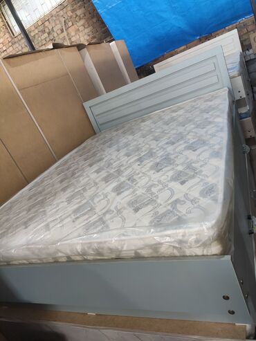 Двуспальные кровати: Новая двуспальная кровать с ящиками с матрасом Размер 1.5*2 — 4