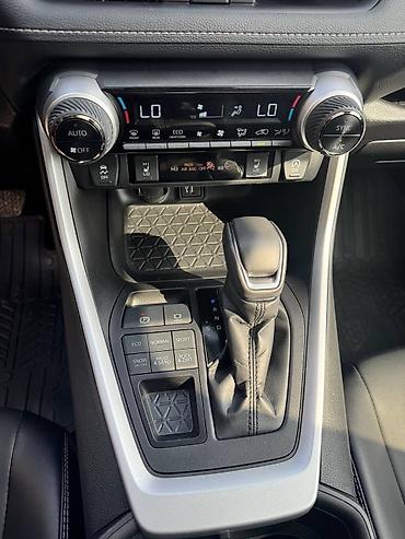 Toyota: Toyota RAV4: 2024 г., 2.5 л, Автомат, Бензин, Кроссовер — 5