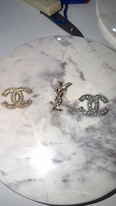 ice watch: Brosevi sa kristalima i biserima. Chanel i Yves Saint Laurent — 1