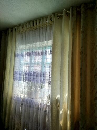 сколько стоят шторы: Продаю шторы на окнана 2 двери.Цвет жёлтый золотой.Высота 2,8