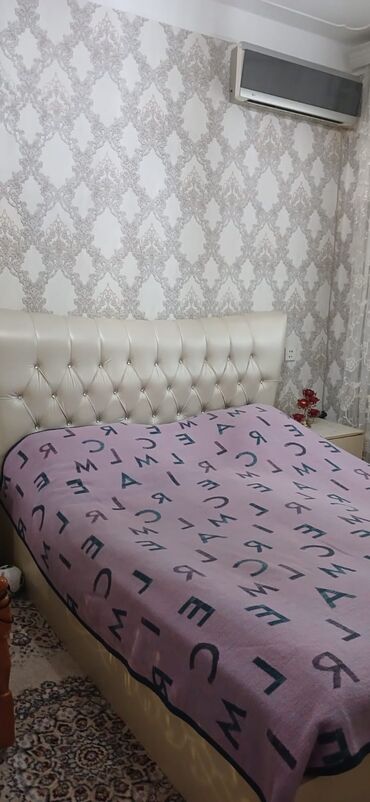 tek krafat: İkinəfərlik çarpayı, Komod