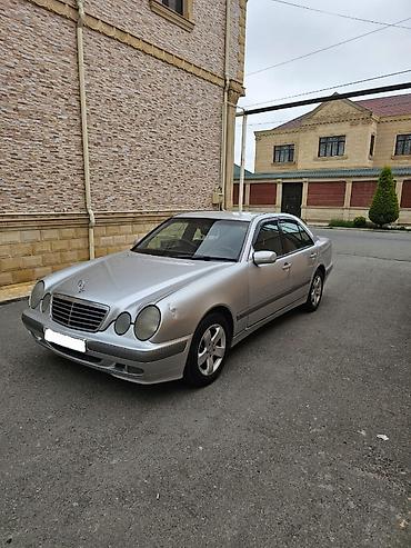bmw 320 1996: Mercedes-Benz E 220: 2.2 l | 2001 il Sedan — 8