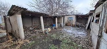 Продажа коттеджей и домов: Продается частный дом с приусадебным участком. - Участок: ровный — 5