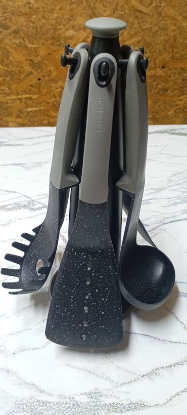 банка с крышкой: Набор кухонных принадлежностей на подставке Granhel. Состав: -