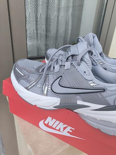 кросовеи: Кроссовки, 41, 42, Nike, Новый, цвет - Серебристый, Самовывоз — 3